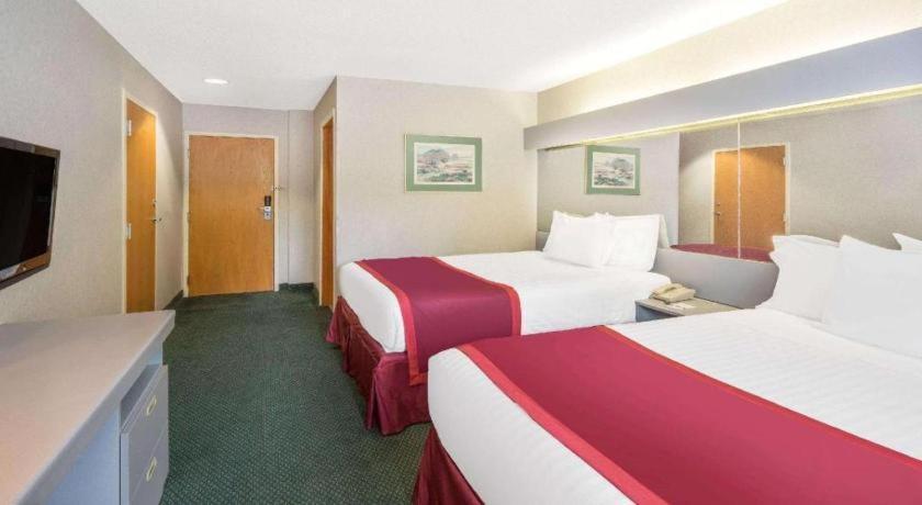 Microtel Inn & Suites By Wyndham Chattanooga/Near Hamilton P Екстериор снимка